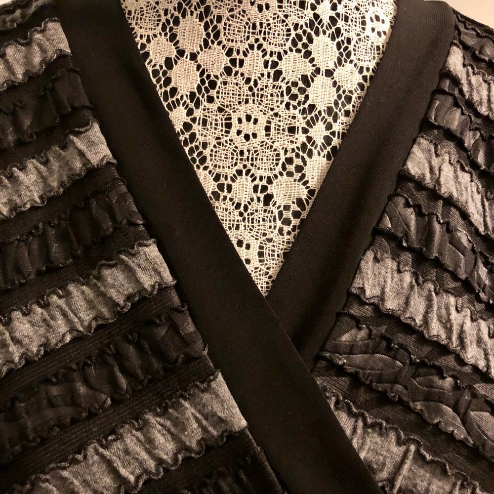 Dusak Designs Cross Over V Neck Blouse Top Soft Grey & Black Design Flattering - Picture 7 of 12